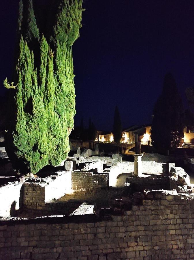 Y Here Vaison-la-Romaine Exterior photo