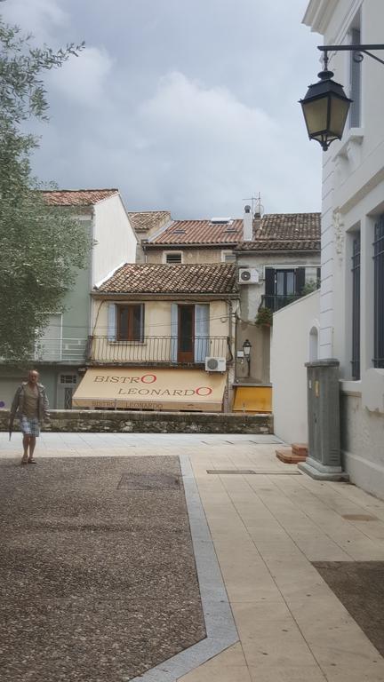 Y Here Vaison-la-Romaine Exterior photo